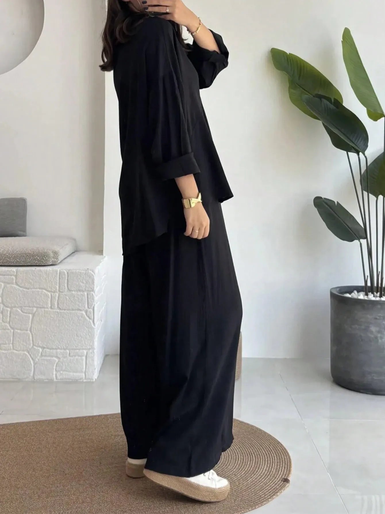 SHEIN طقم نسائي كاجوال أنيق من قطعتين (قميص بأزرار وأكمام طويلة + بنطلون واسع الساق)