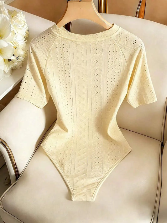 SHEIN GlowEve بودي سويت نسائي مفرغ بأكمام قصيرة من