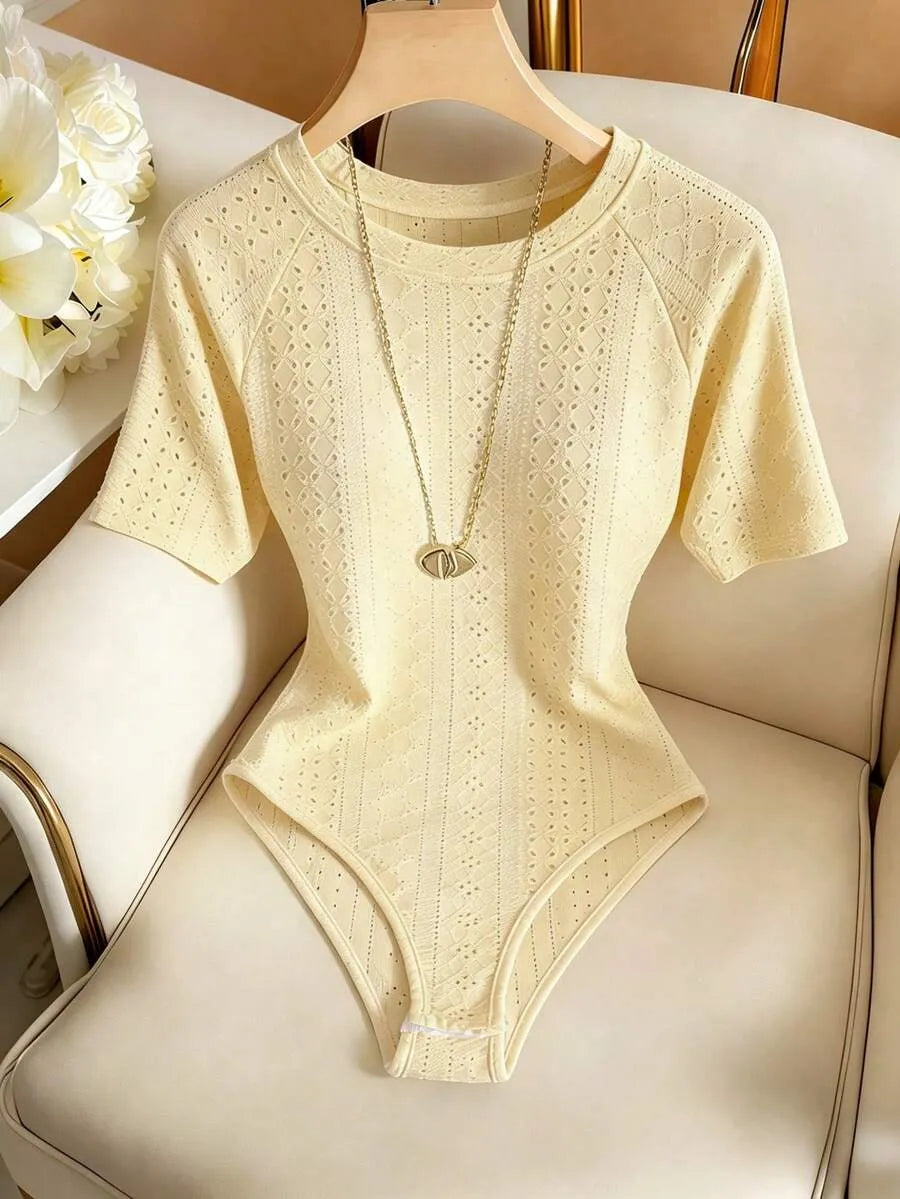 SHEIN GlowEve بودي سويت نسائي مفرغ بأكمام قصيرة من