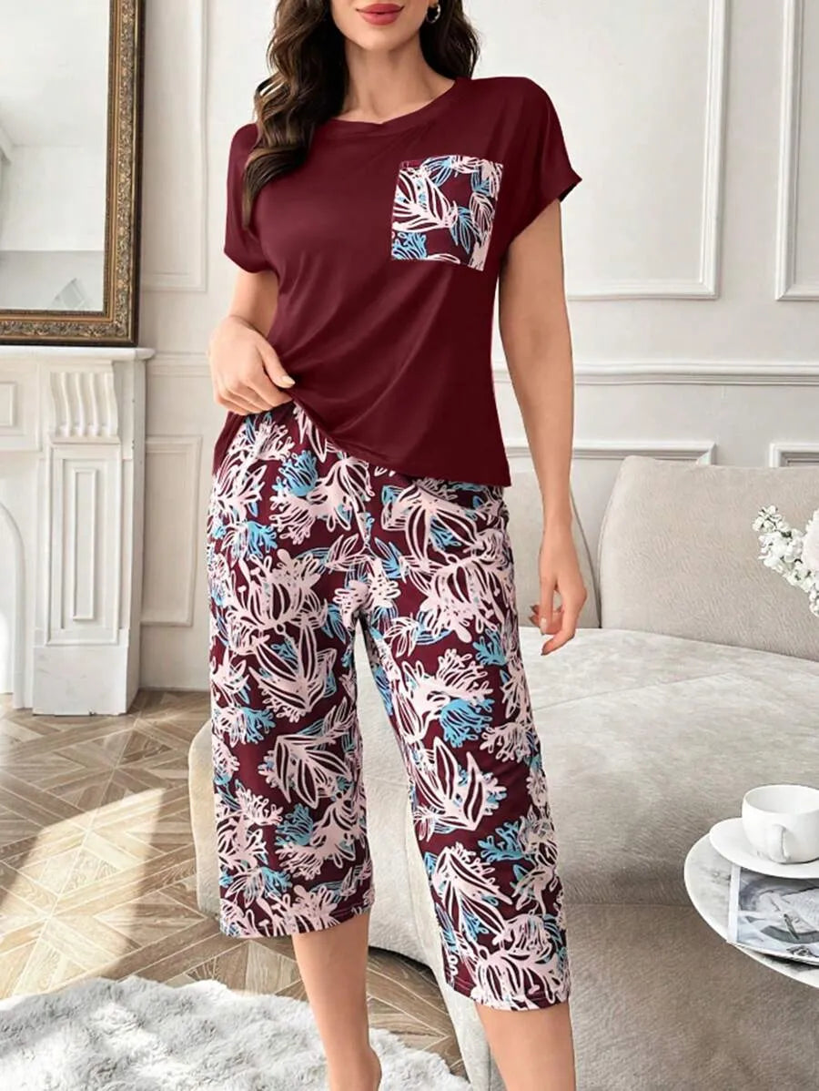 SHEIN Doze Lane طقم بيجاما قطعتين بطبعة زهور وبنطلون بلون عنابي
