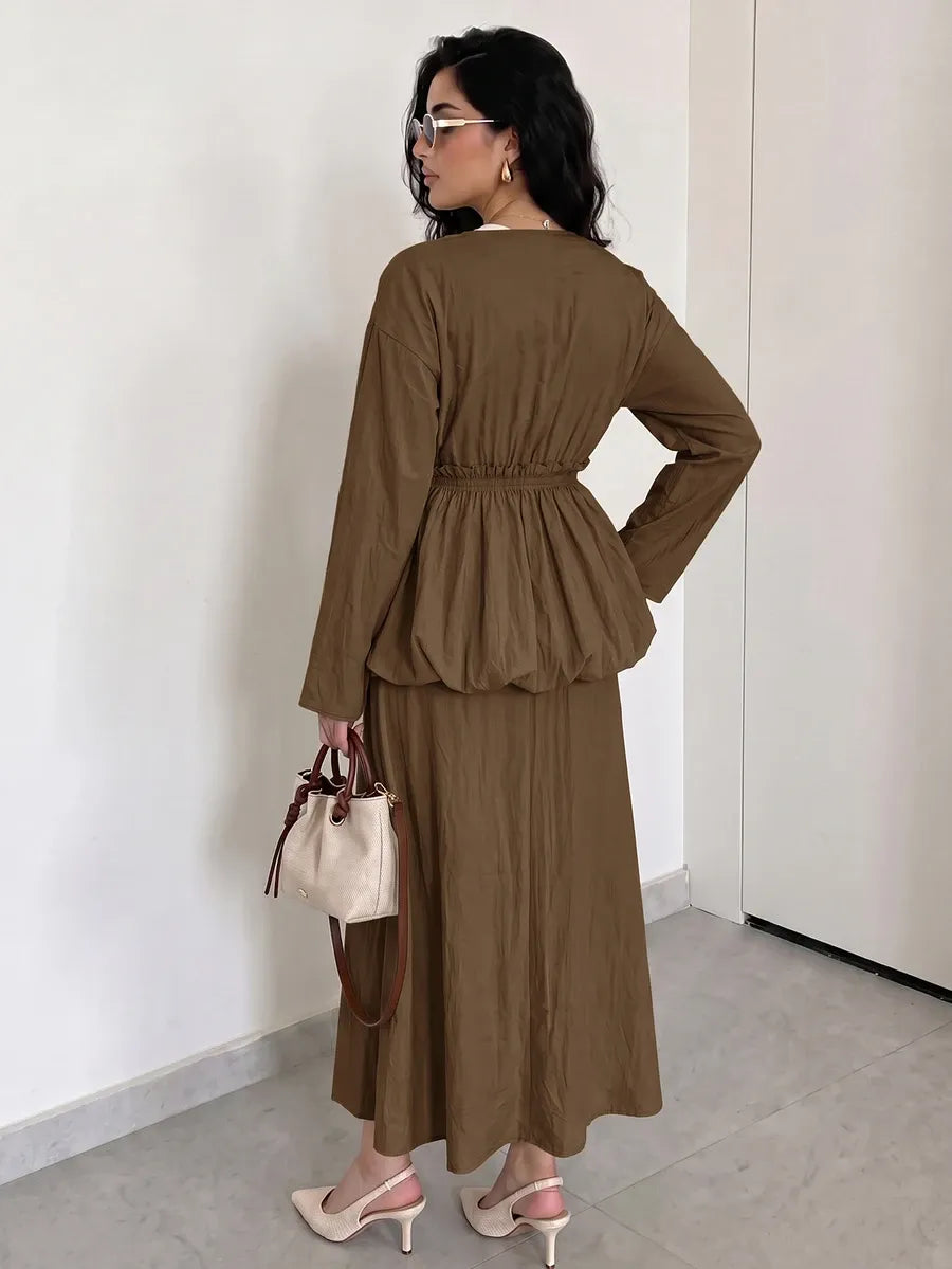 SHEIN Solavon طقم نسائي قطعتين بلوزة وتنورة طويلة بنقشة مطوية بلون بني قهوة