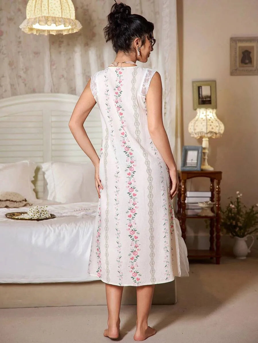 SHEIN FairyFlirt فستان نوم بلون متعدد الألوان مزين بالدانتيل والزهور وبدون أكمام