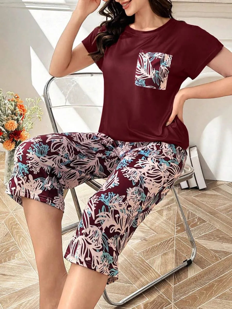 SHEIN Doze Lane طقم بيجاما قطعتين بطبعة زهور وبنطلون بلون عنابي