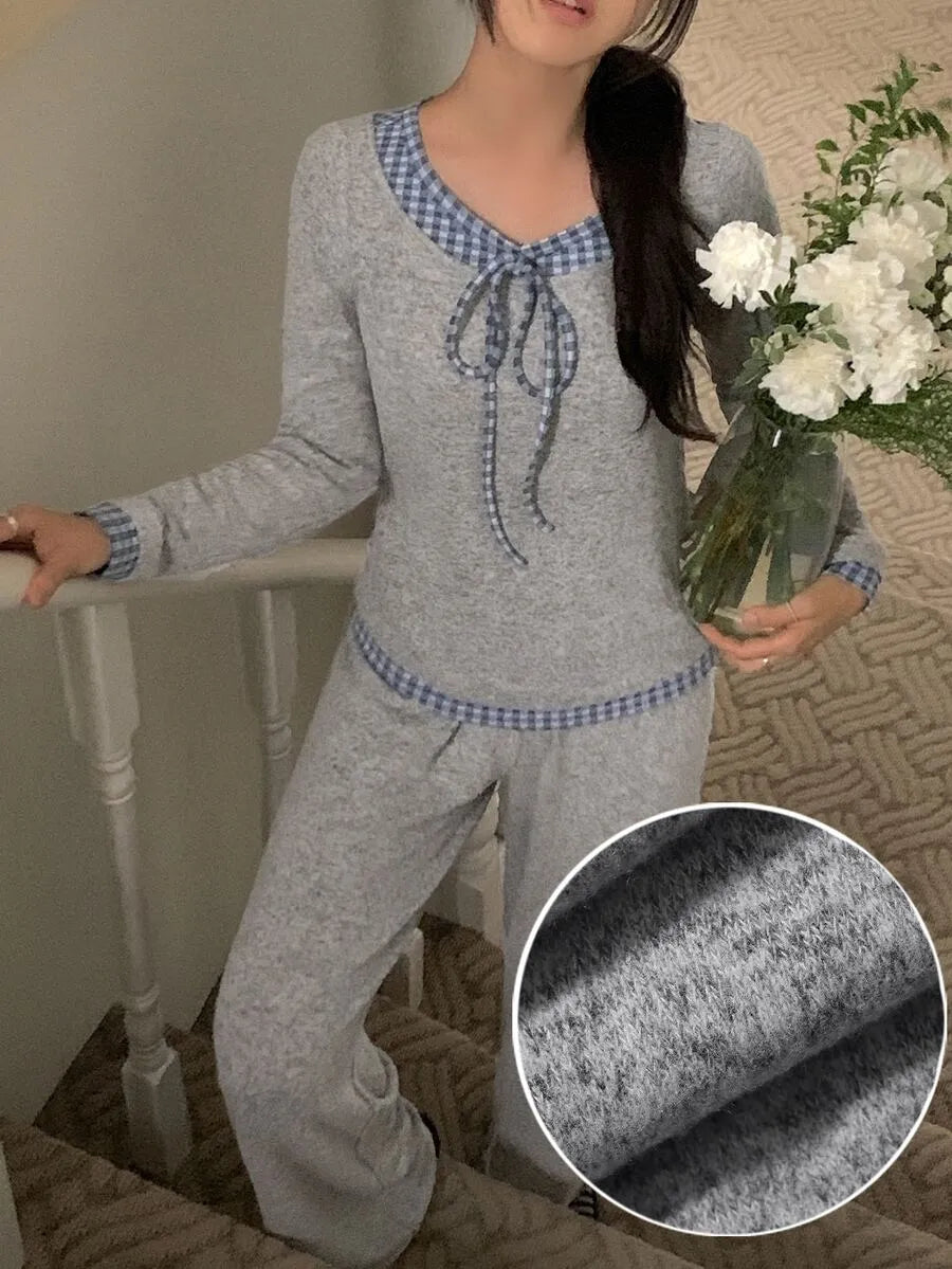 SHEIN DAZY طقم بيجامة قطعتين ببلوزة فضفاضة بأكمام طويلة وتفاصيل مربعات متباينة وبنطال طويل بلون رمادي