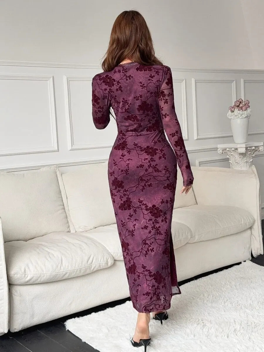 SHEIN Feyla فستان تشيونغسام طويل بياقة دائرية وأزرار أمامية ونقشة جاكار بلون عنابي