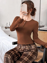 SHEIN Napfluff طقم بيجامة قطعتين ببلوزة محبوكة بياقة هينلي وأزرار ونقشة مربعات وبنطال فروي طويل بلون بني