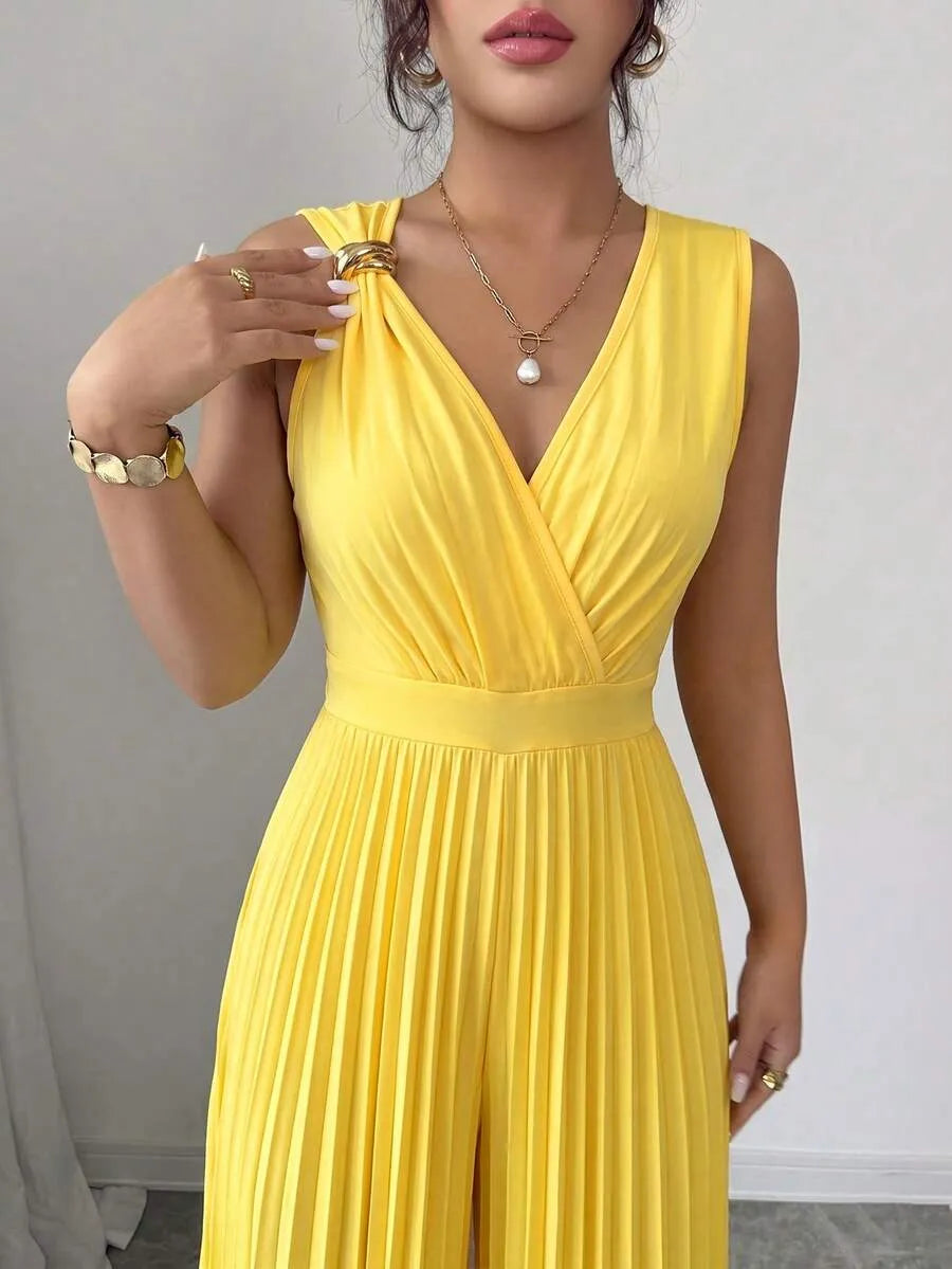 SHEIN Elenzga جمبسوت نسائية أنيقة للتنقل بياقة وأرجل بليسيه من