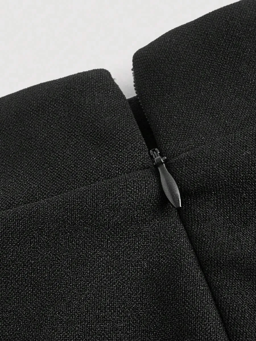 SHEIN تنورة متوسطة الطول سوداء بحافة غير متناظرة وكشكشة طبقات