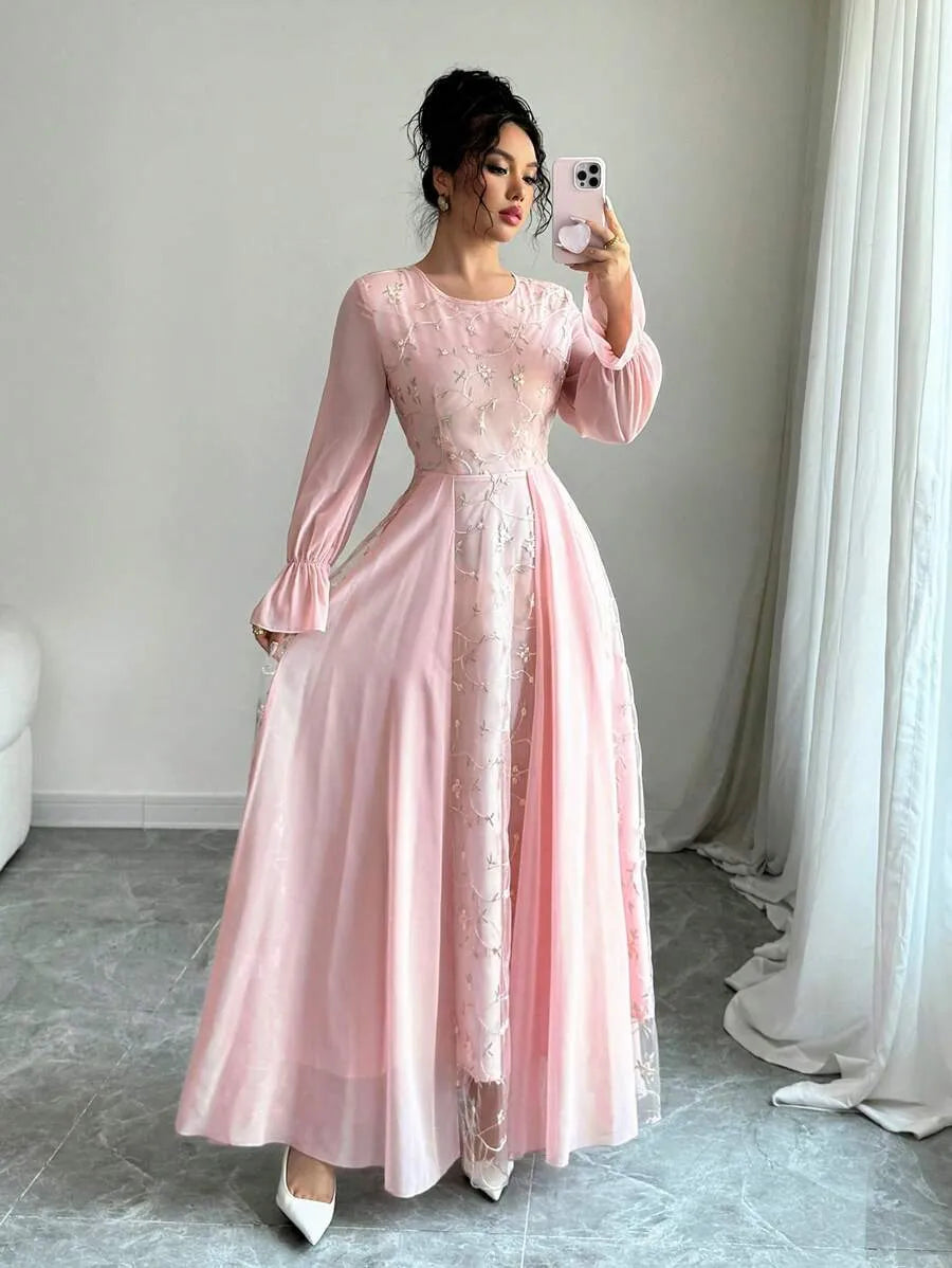 SHEIN Modelyn فستان طويل من الشيفون المنقوش بأكمام منتفخة وتفاصيل شبك بلون وردي
