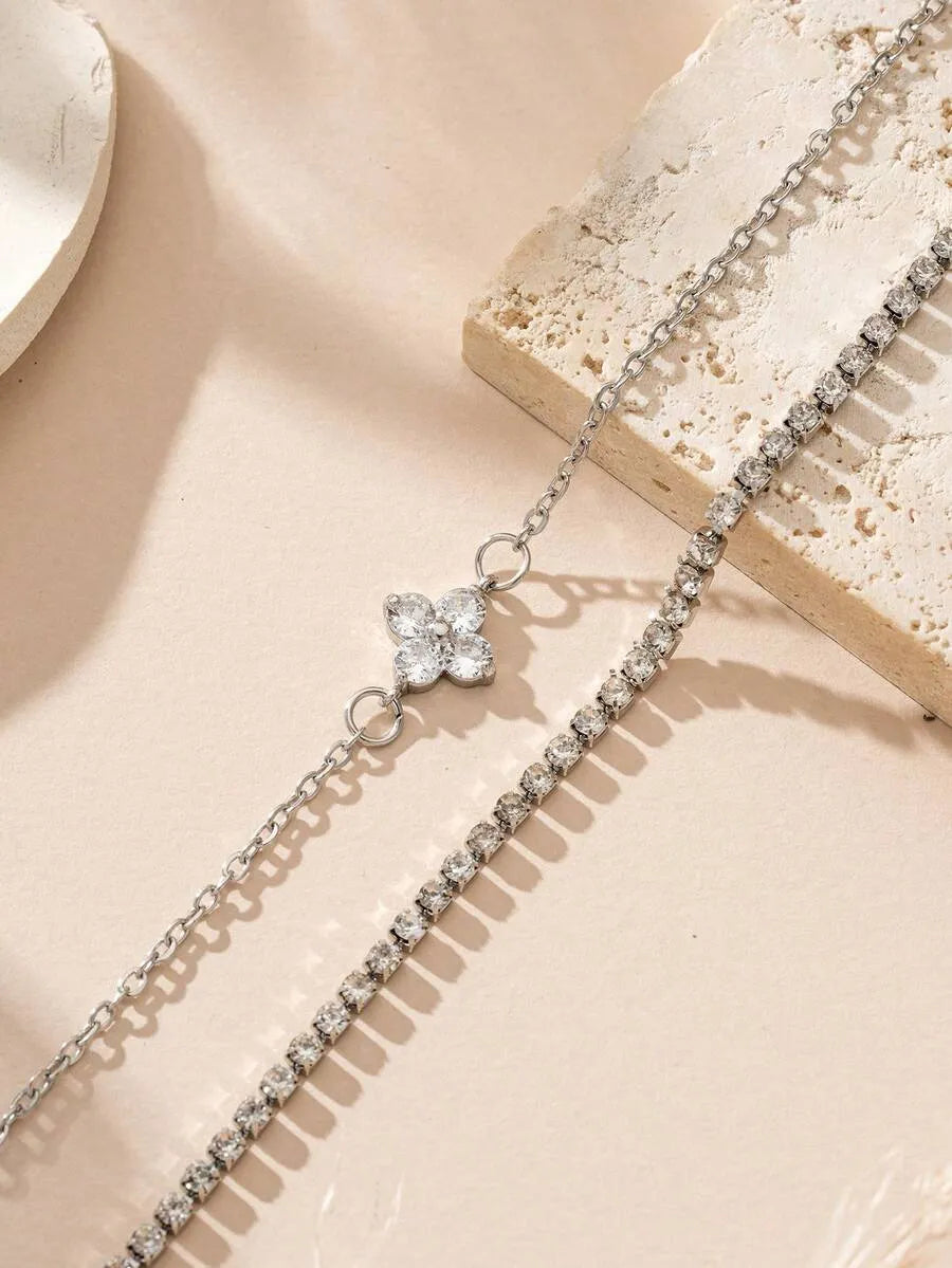 SHEIN زوج أقراط حلقية هندسية مرصعة بالماس