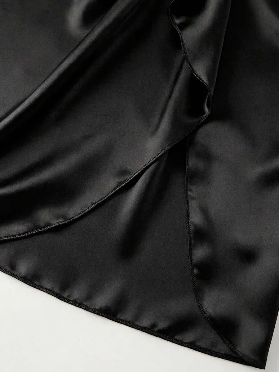 SHEIN Qadelle تنورة ساتان فاخرة بثنيات وحافة غير متماثلة من