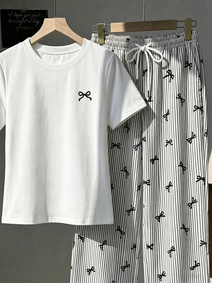 SHEIN Comfortcana طقم نسائي كاجوال بقميص مطرز بفيونكة وبنطال مخطط بطبعة الفيونكات