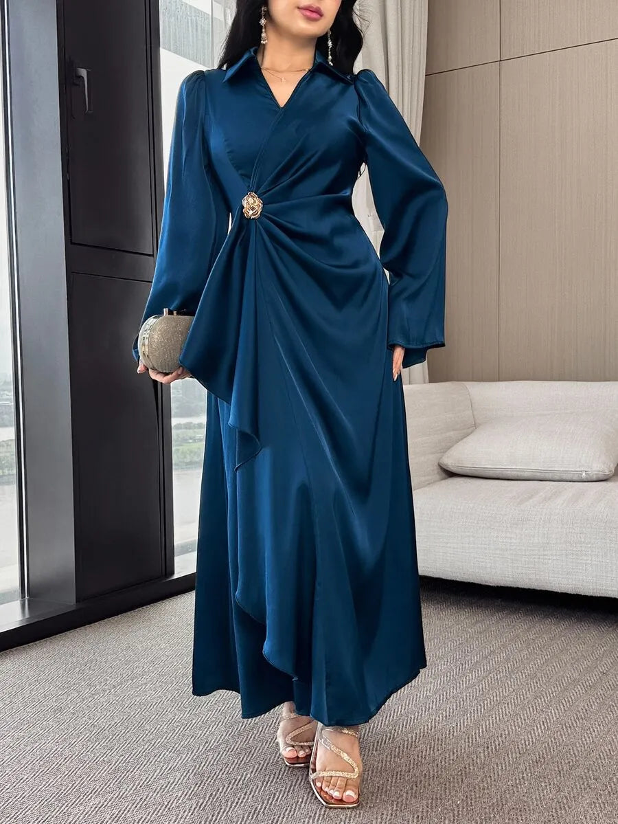 SHEIN Modelyn فستان طويل بياقة وأكمام واسعة وخصر مرتفع بتصميم ملفوف بلون أزرق