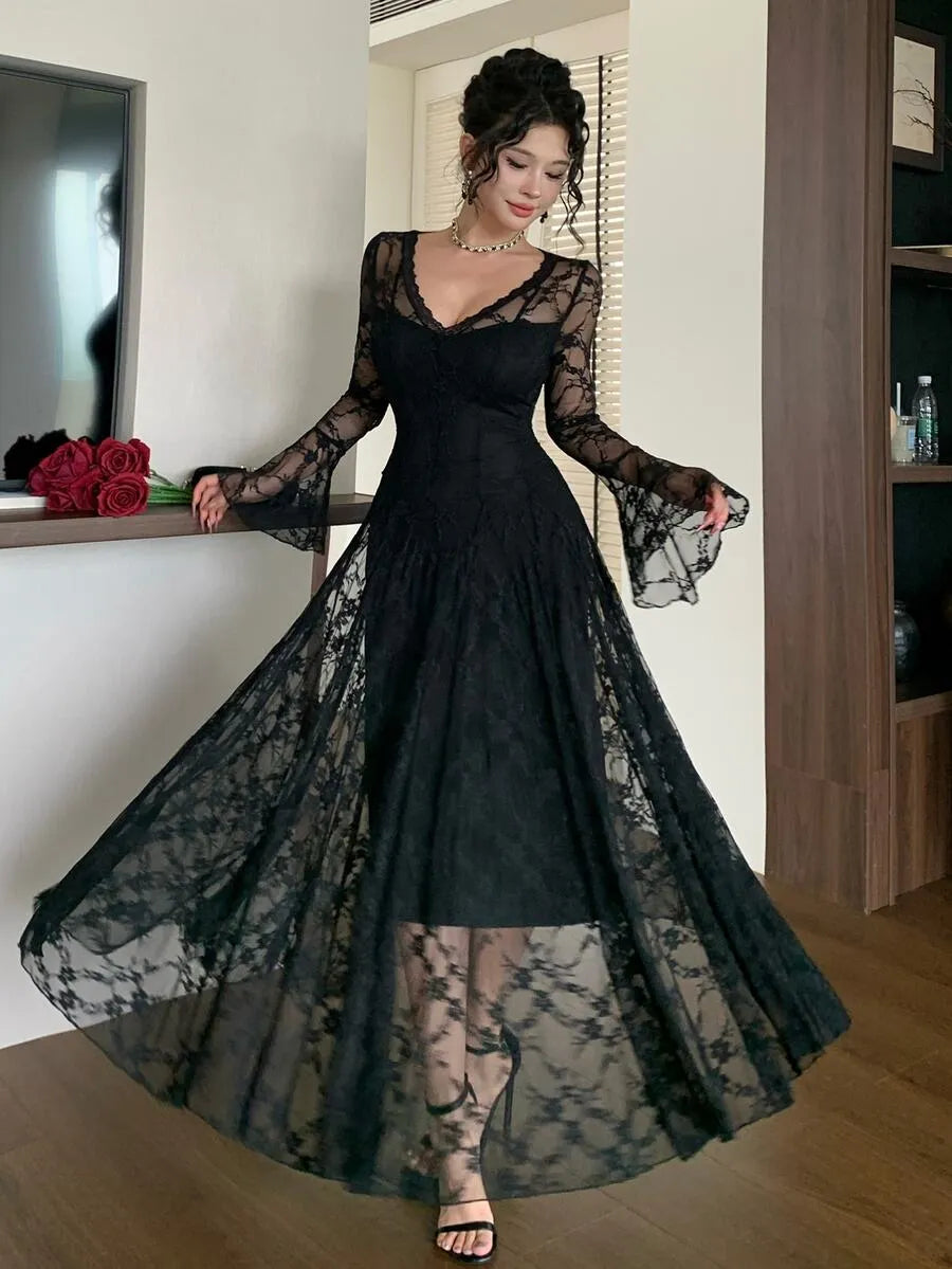 SHEIN Modelyn فستان ميدي بياقة وأكمام طويلة واسعة وتفاصيل دانتيل بلون أسود