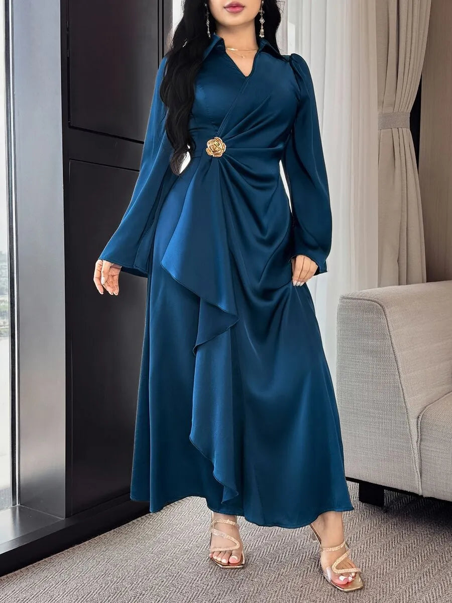 SHEIN Modelyn فستان طويل بياقة وأكمام واسعة وخصر مرتفع بتصميم ملفوف بلون أزرق