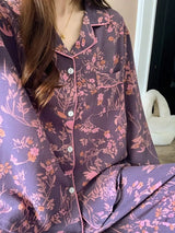 SHEIN طقم بيجامة قطعتين بقميص بأكمام طويلة وأزرار أمامية وجيوب ونقشة زهور بلون بنفسجي