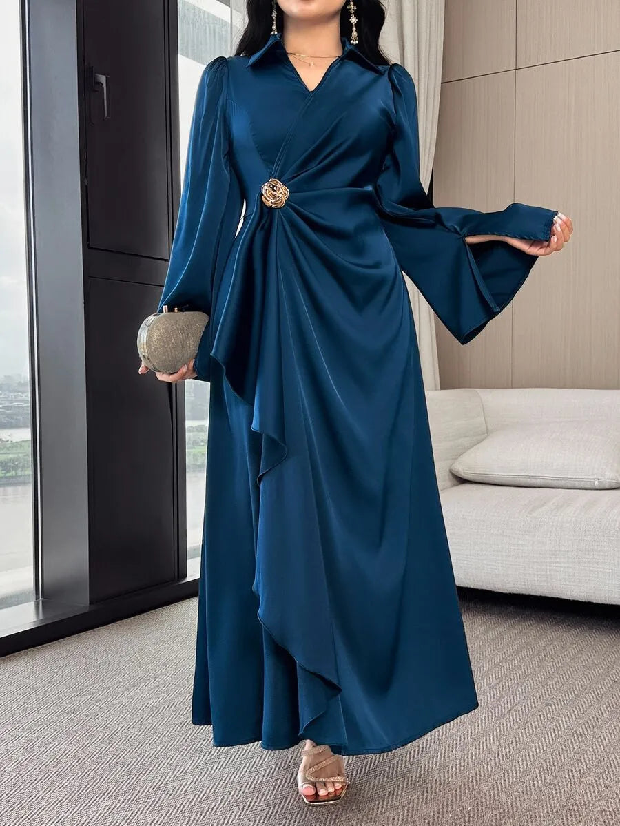 SHEIN Modelyn فستان طويل بياقة وأكمام واسعة وخصر مرتفع بتصميم ملفوف بلون أزرق