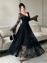 SHEIN Modelyn فستان ميدي بياقة وأكمام طويلة واسعة وتفاصيل دانتيل بلون أسود