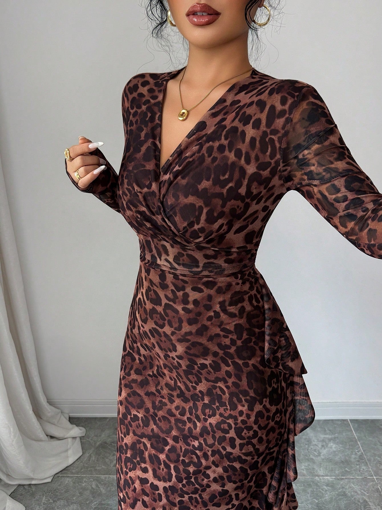 SHEIN Elenzga فستان ماكسي أنيق بطبعة نمر