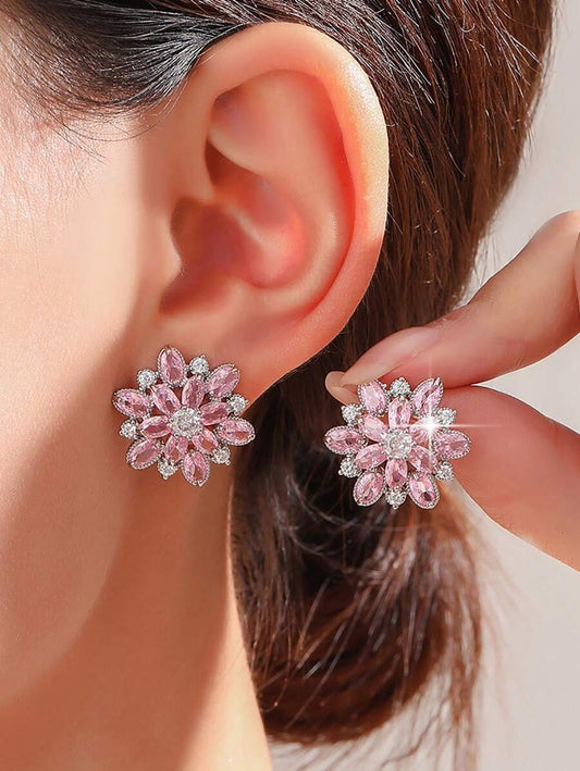 SHEIN زوج أنيق من الأقراط بتصميم زهرة