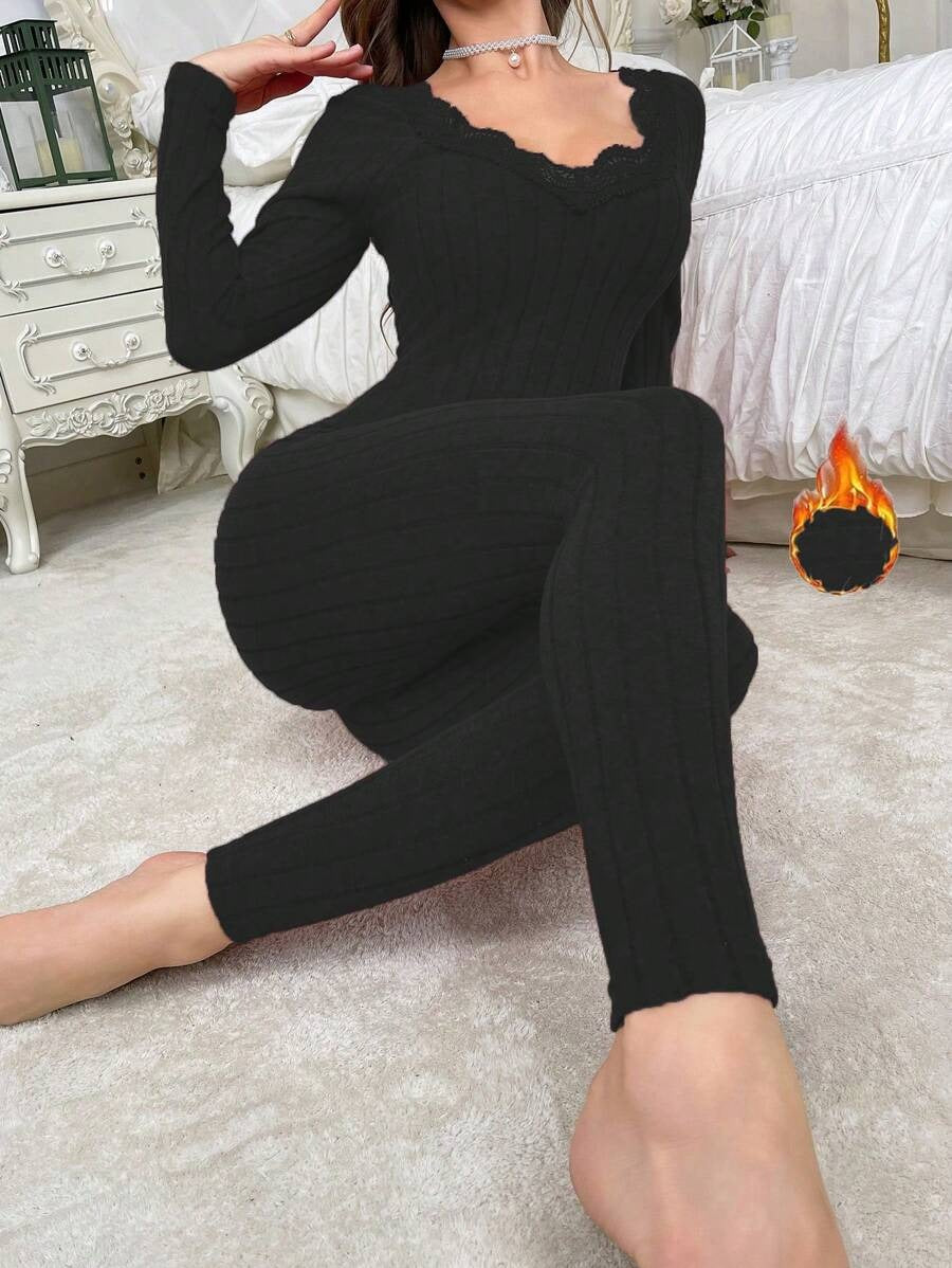 SHEIN طقم نسائي أسود دافي بلمسة فخمة من القطيفة