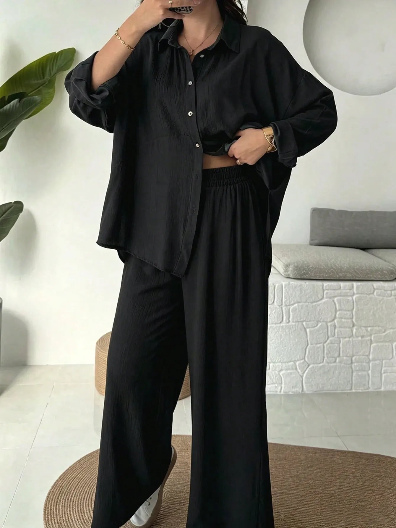 SHEIN طقم نسائي كاجوال أنيق من قطعتين (قميص بأزرار وأكمام طويلة + بنطلون واسع الساق)