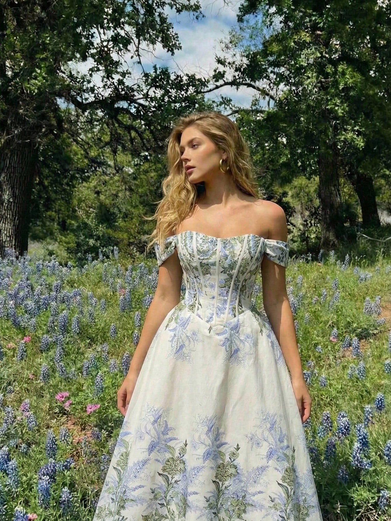 SHEIN MOD فستان متوسط الطول بطبعة زهرية وياقة مكشوفة الكتف