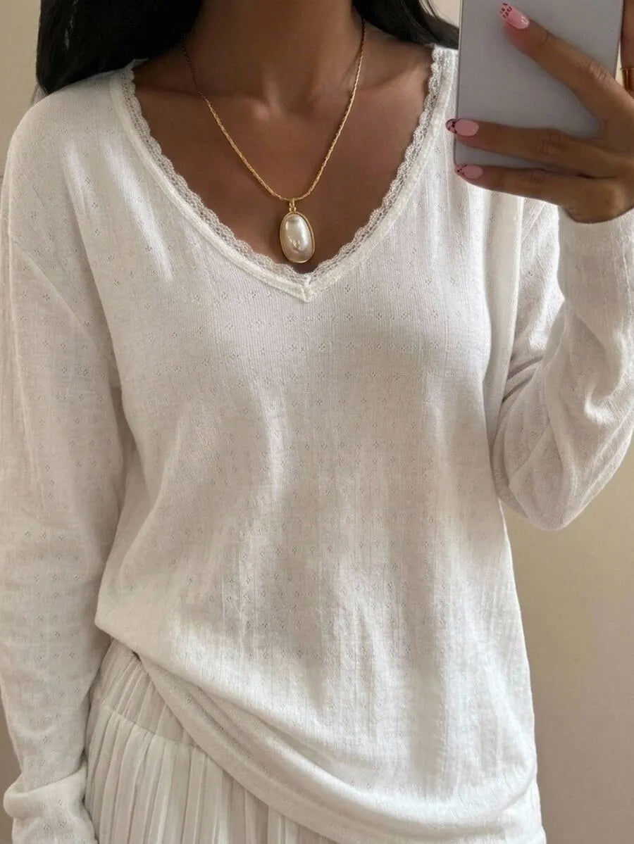 SHEIN Livesso تي شيرت نسائي ضيق بياقة وتفاصيل دانتيل بلون أبيض