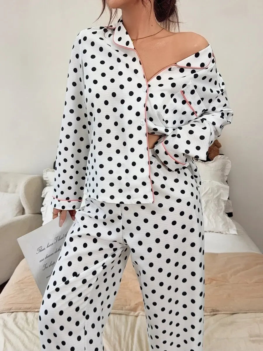 SHEIN Napfluff طقم بيجامة قطعتين بياقة وأزرار بلون أبيض وأسود