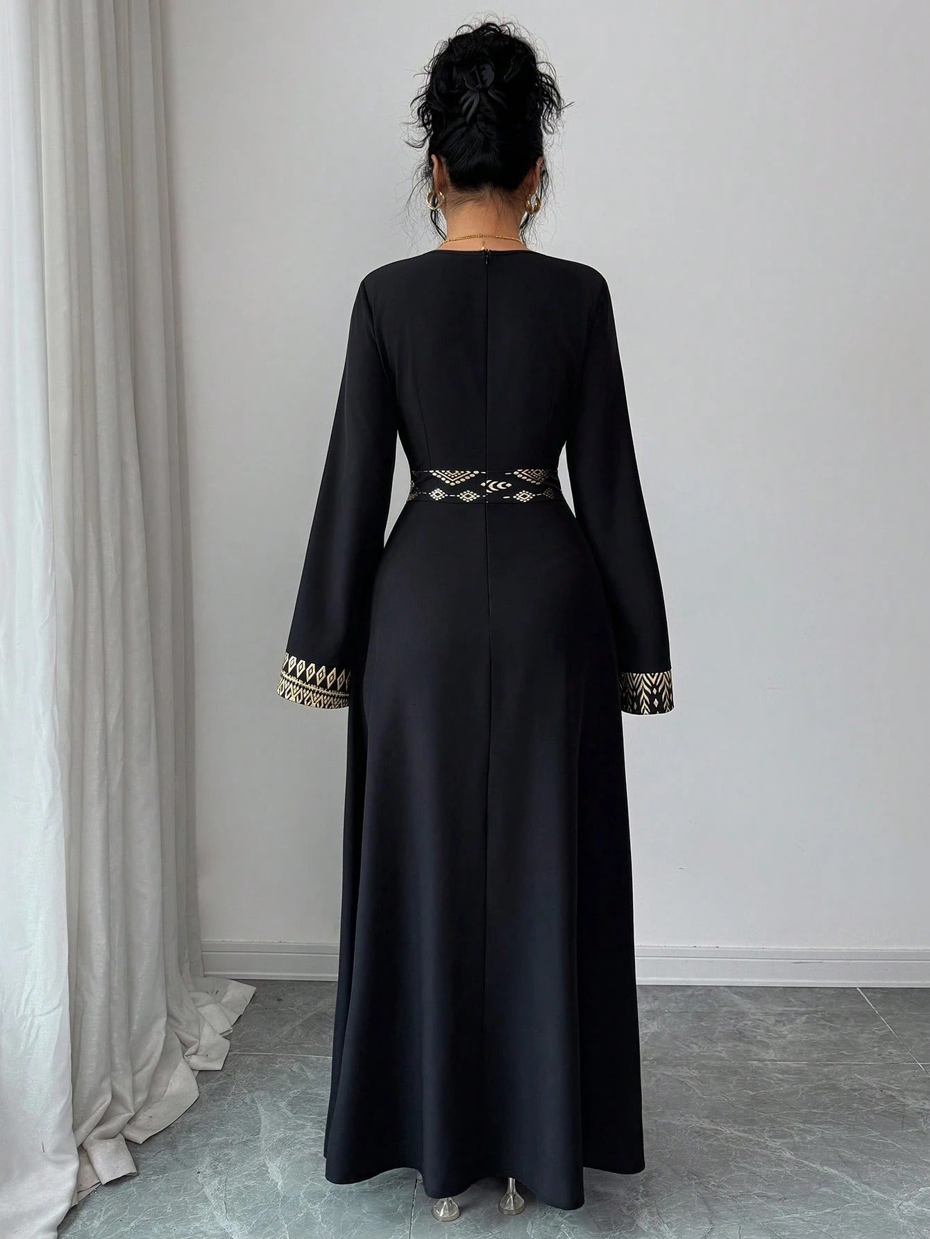 SHEIN Rafferiza فستان ماكسي شيفون بياقة مربعة وأكمام طويلة