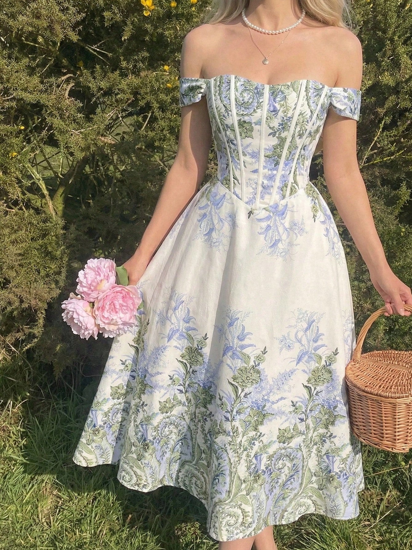 SHEIN MOD فستان متوسط الطول بطبعة زهرية وياقة مكشوفة الكتف