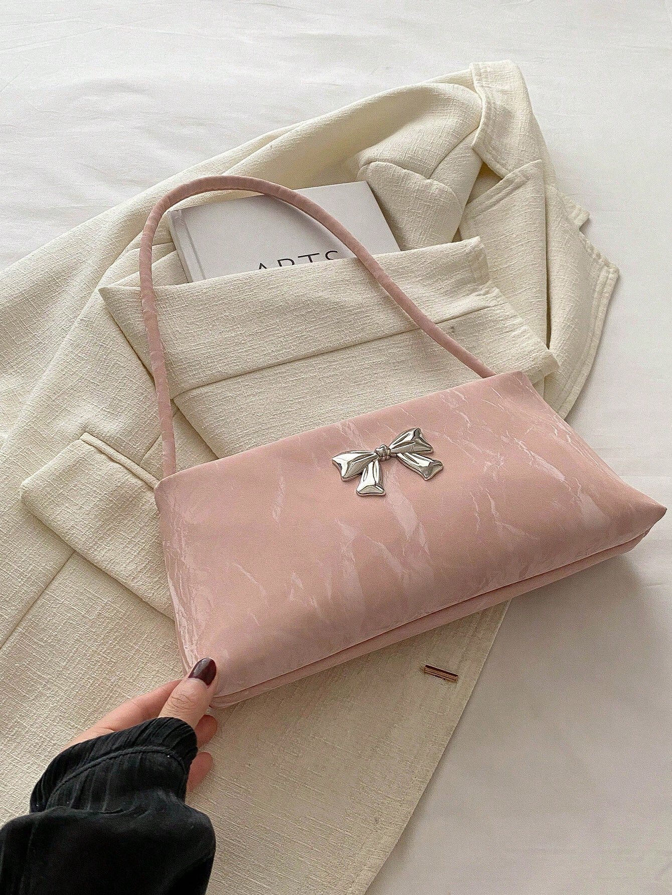 SHEIN حقيبة عصرية للكتف مزينة بفيونكة