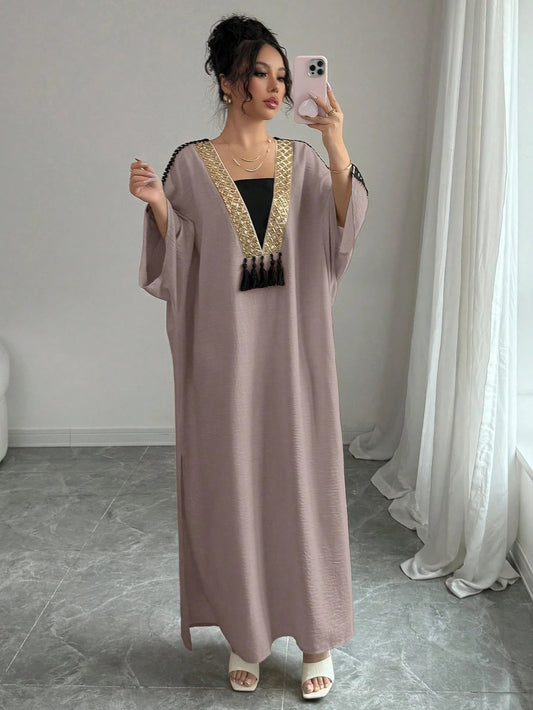 SHEIN Rafferiza فستان كبير الحجم مزين بشريط دانتيل ذهبي