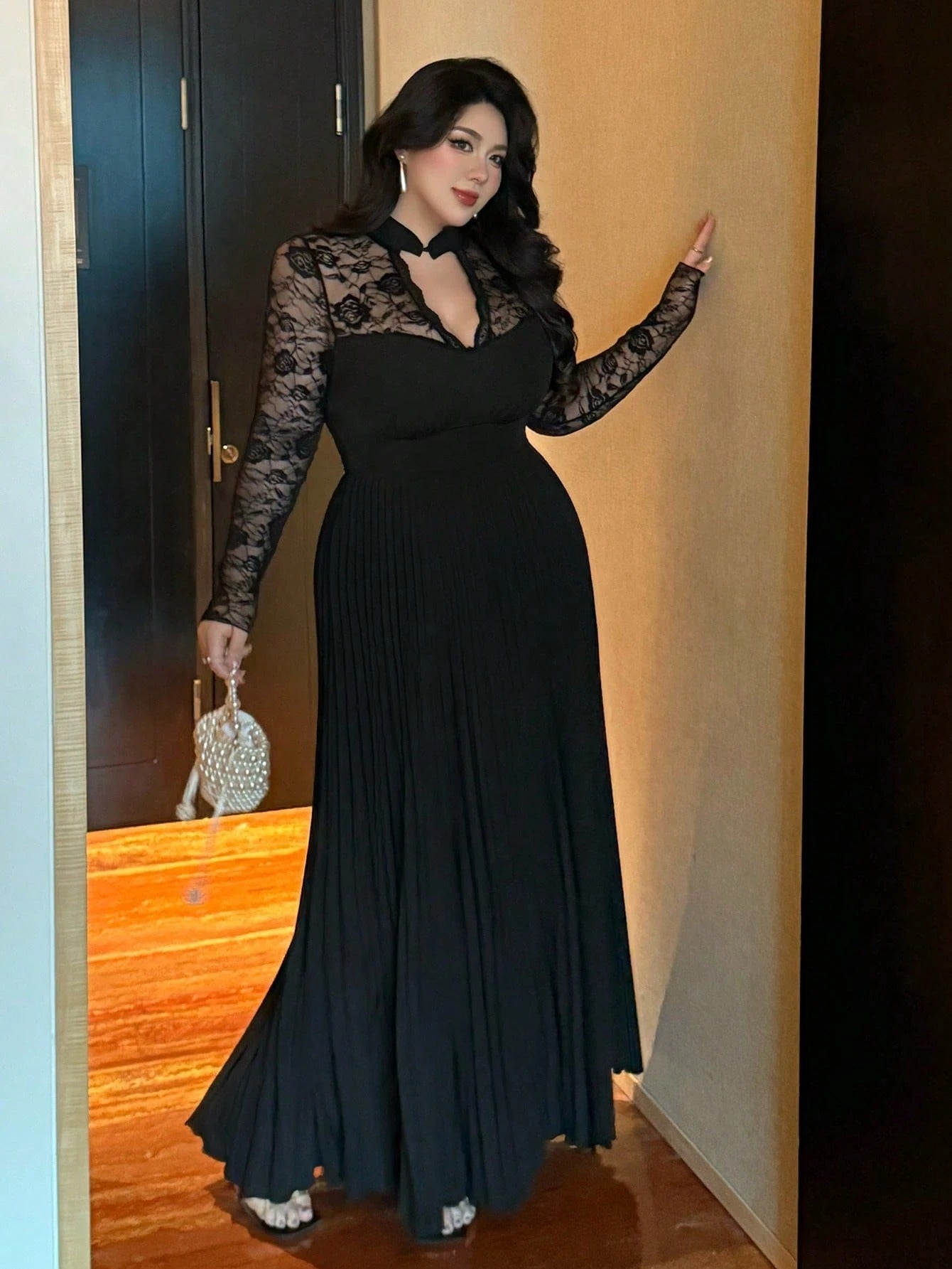 SHEIN Vibekara فستان ماكسي A لاين بأكمام طويلة وتطريز زهري مقاسات كبيرة