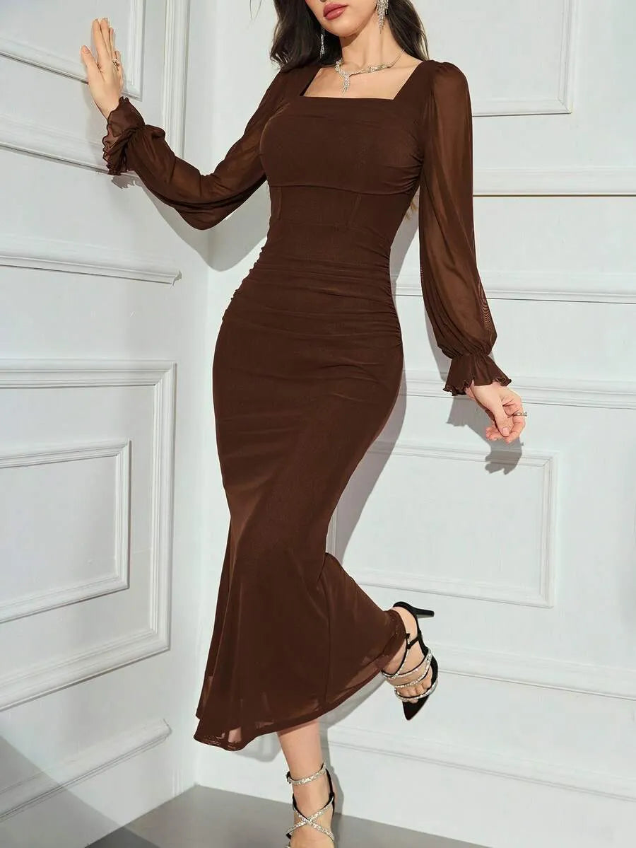 SHEIN Modelyn فستان طويل من الشبك بياقة مربعة وأكمام طويلة بلون بني قهوة
