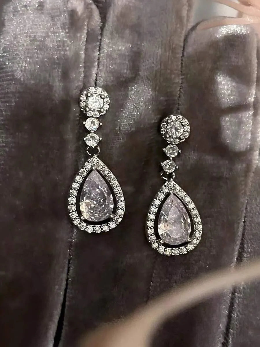 SHEIN زوج أقراط زجاجية على شكل قطرة ماء للنساء