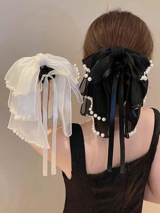 SHEIN مشبك شعر أنثوي وناعم بشكل فراشة مزين بشرائط خفيفة ولمسة لؤلؤ