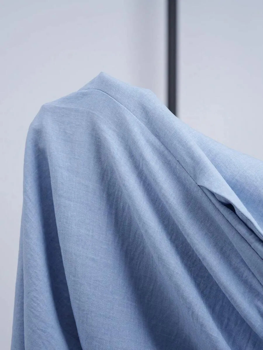 SHEIN EZwear طقم نسائي قطعتين بلوزة مطرزة بأزرار أمامية وبنطال بجيوب بلون أزرق فاتح