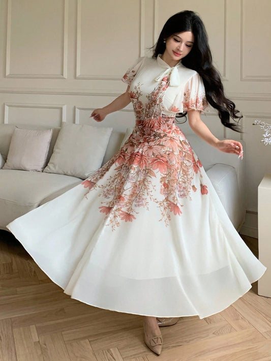 SHEIN Modelyn فستان مطبوع بزهور مكشكش مربوط الخصر