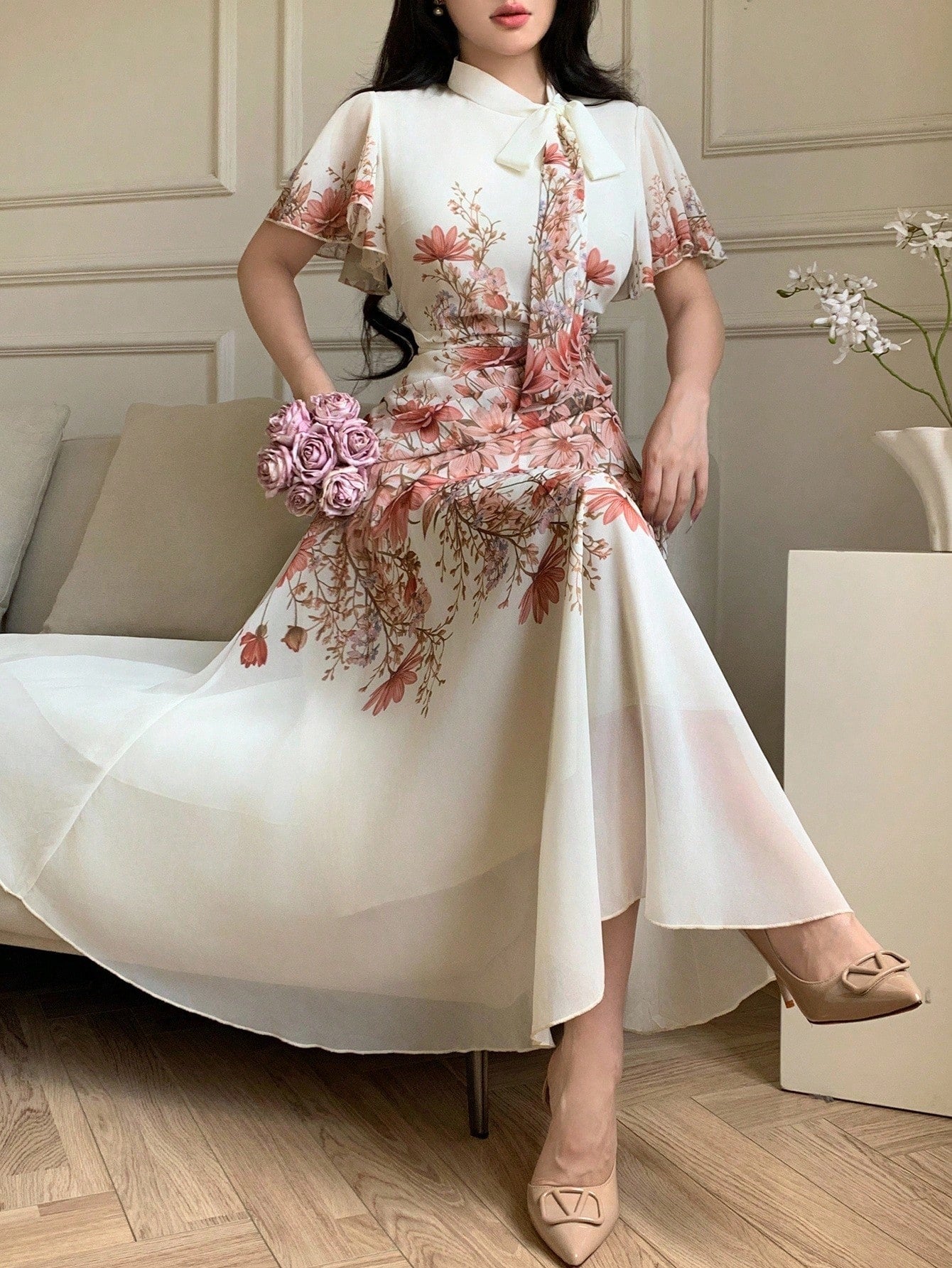 SHEIN Modelyn فستان مطبوع بزهور مكشكش مربوط الخصر