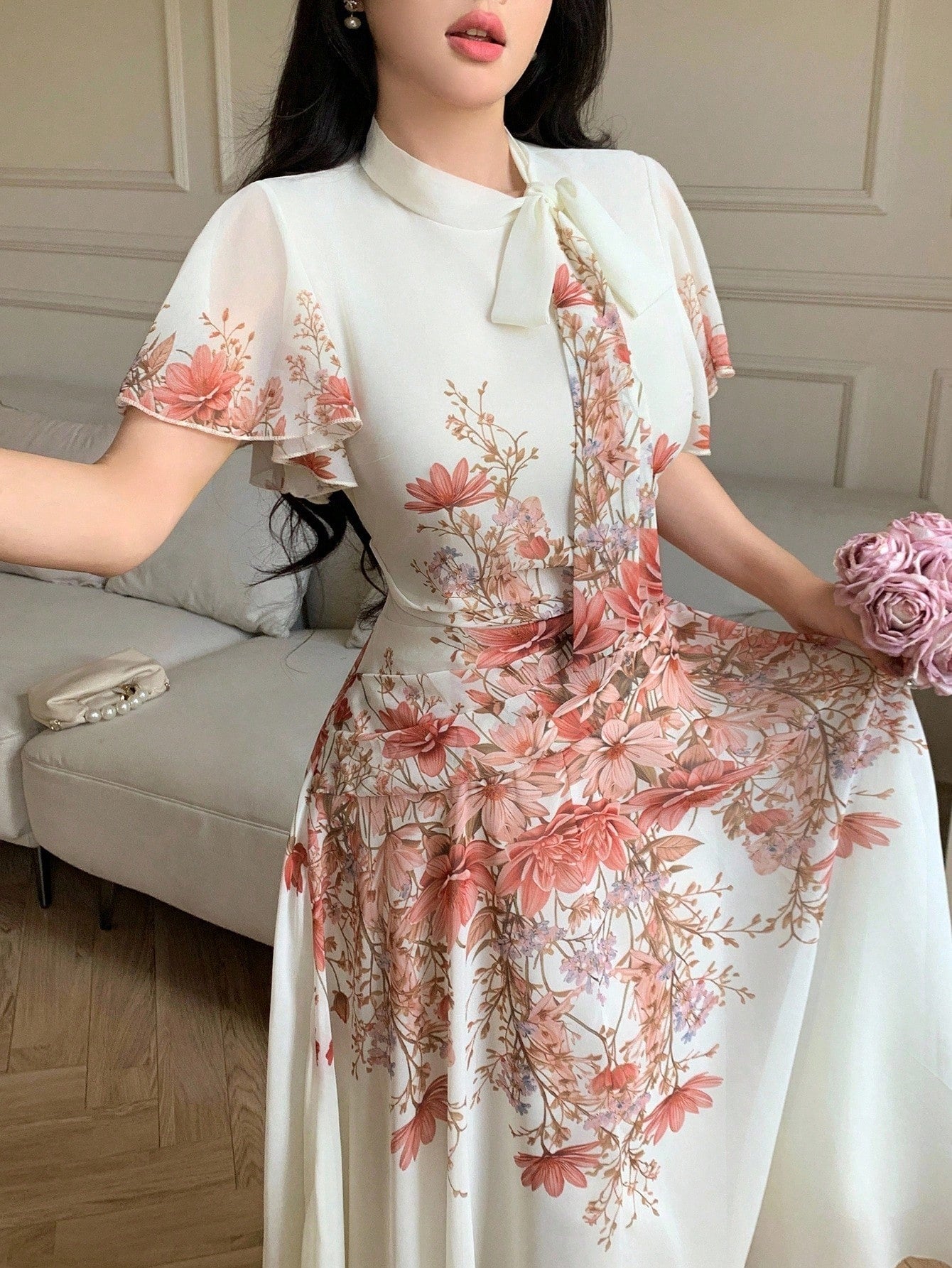 SHEIN Modelyn فستان مطبوع بزهور مكشكش مربوط الخصر