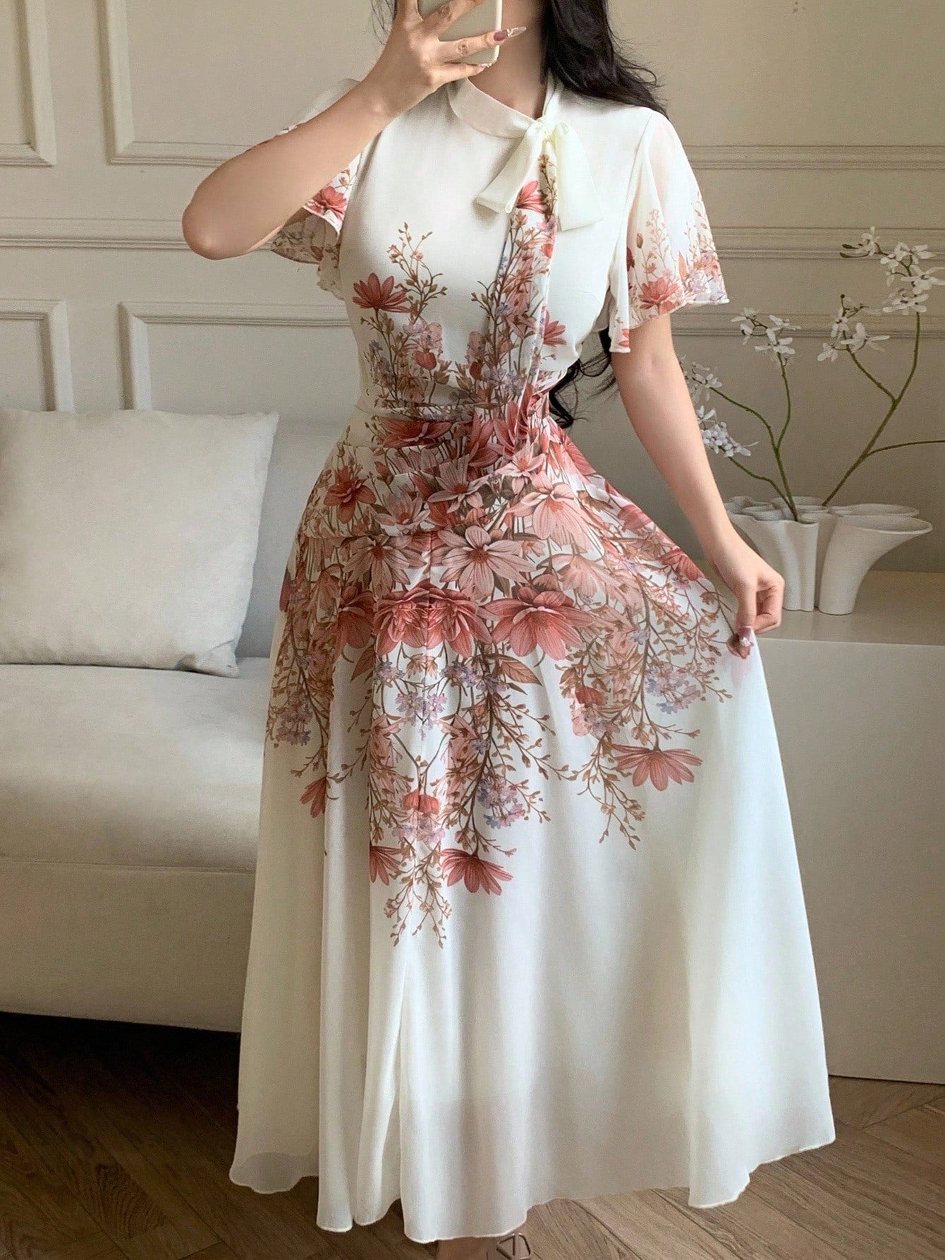 SHEIN Modelyn فستان مطبوع بزهور مكشكش مربوط الخصر