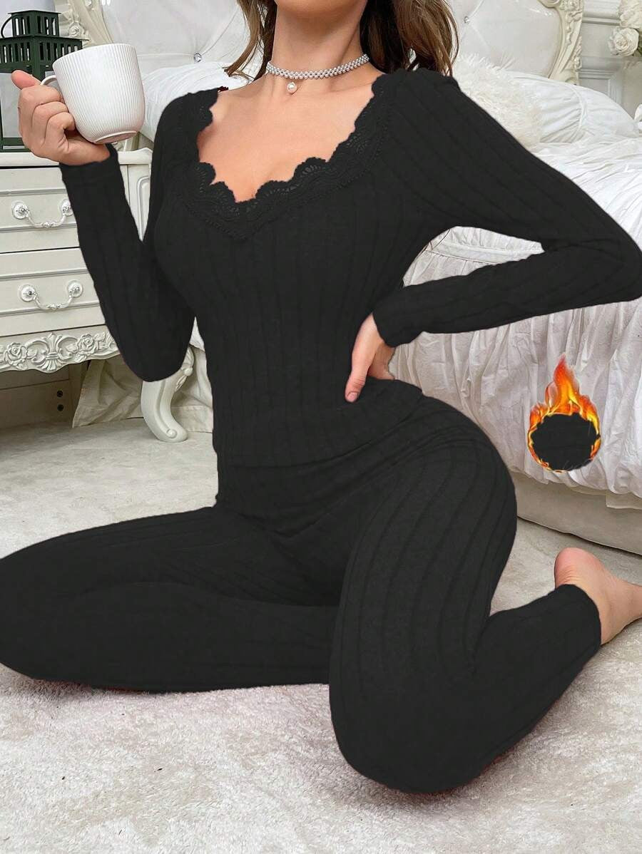 SHEIN طقم نسائي أسود دافي بلمسة فخمة من القطيفة