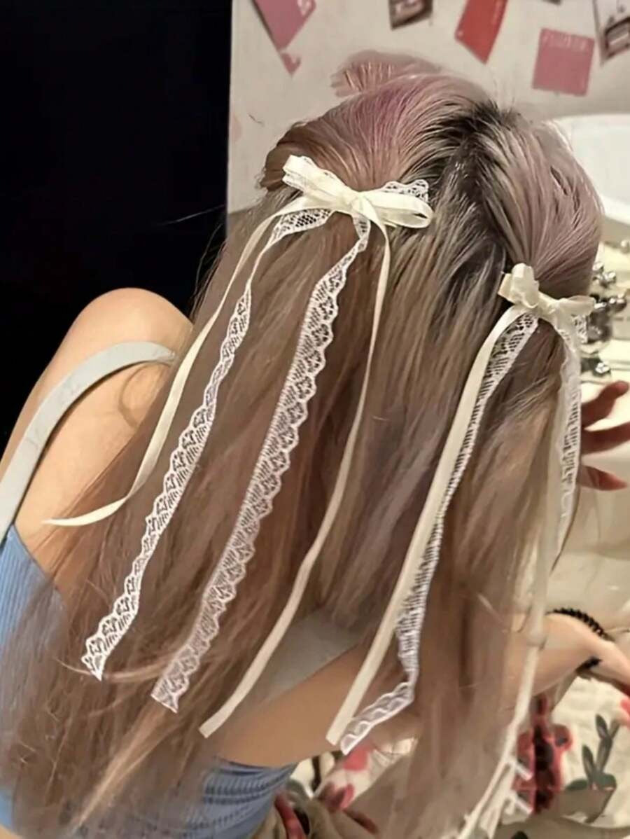 SHEIN زوج من مشابك الشعر بشكل فراشة بيضاء من قماش الدانتيل
