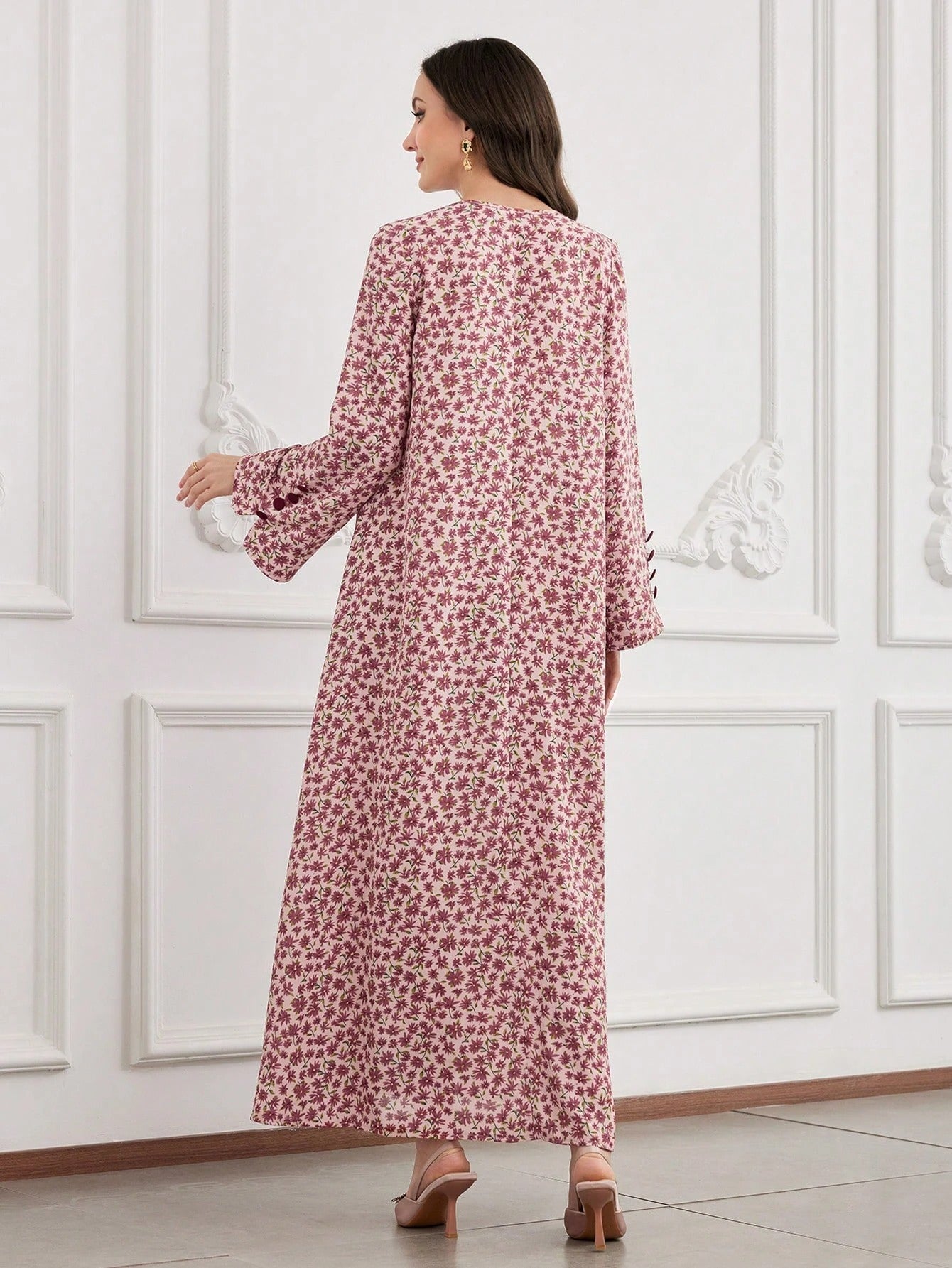 SHEIN Al Najma فستان بطبعات زهور وأكمام جرس وياقة مخدودة