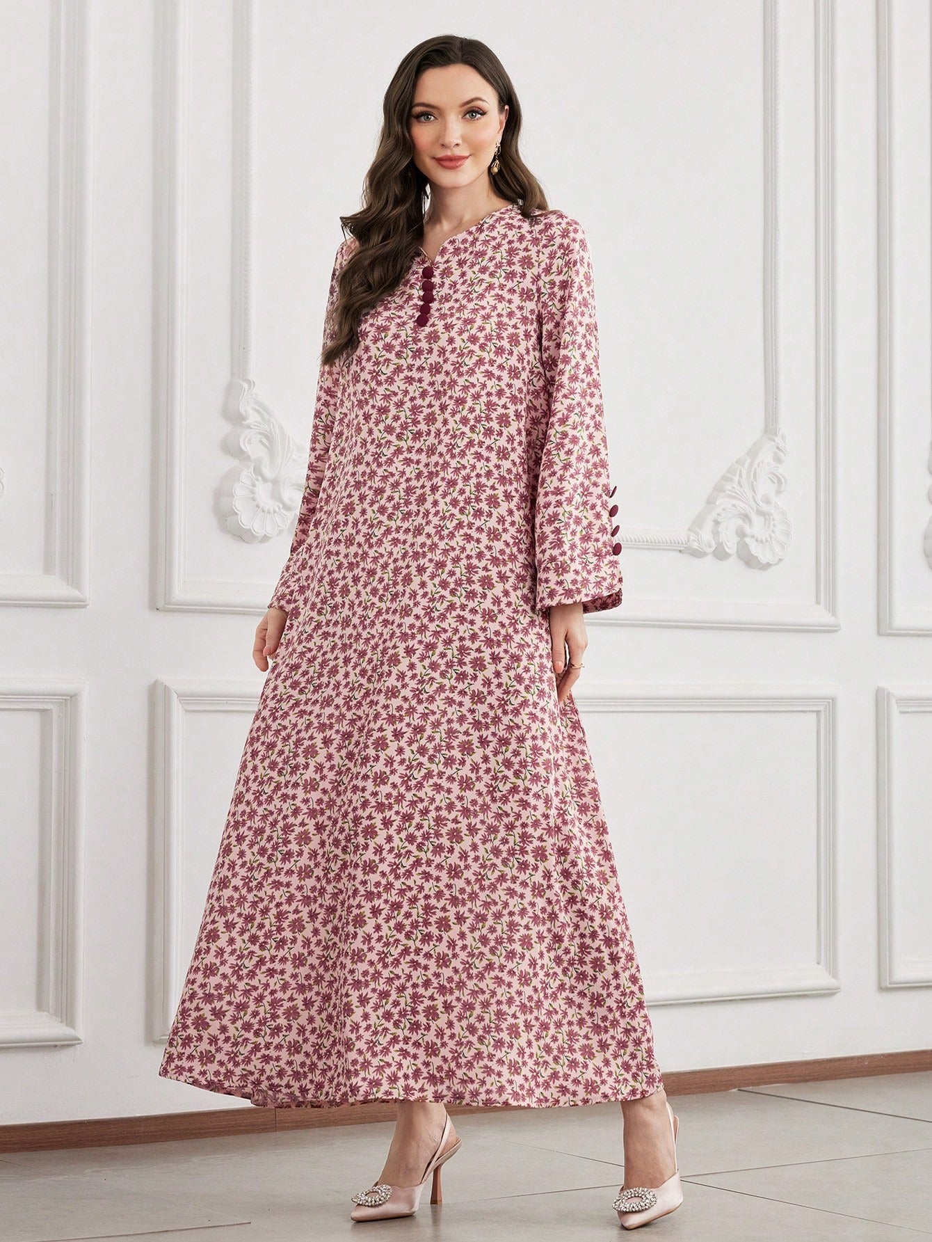 SHEIN Al Najma فستان بطبعات زهور وأكمام جرس وياقة مخدودة