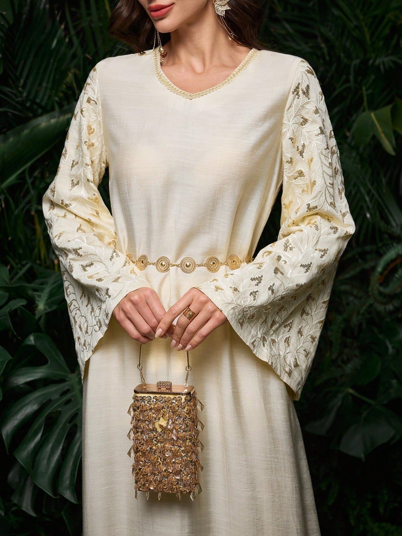 SHEIN Al Najma فستان رقبة V فضفاض بتطريز عربي أنيق