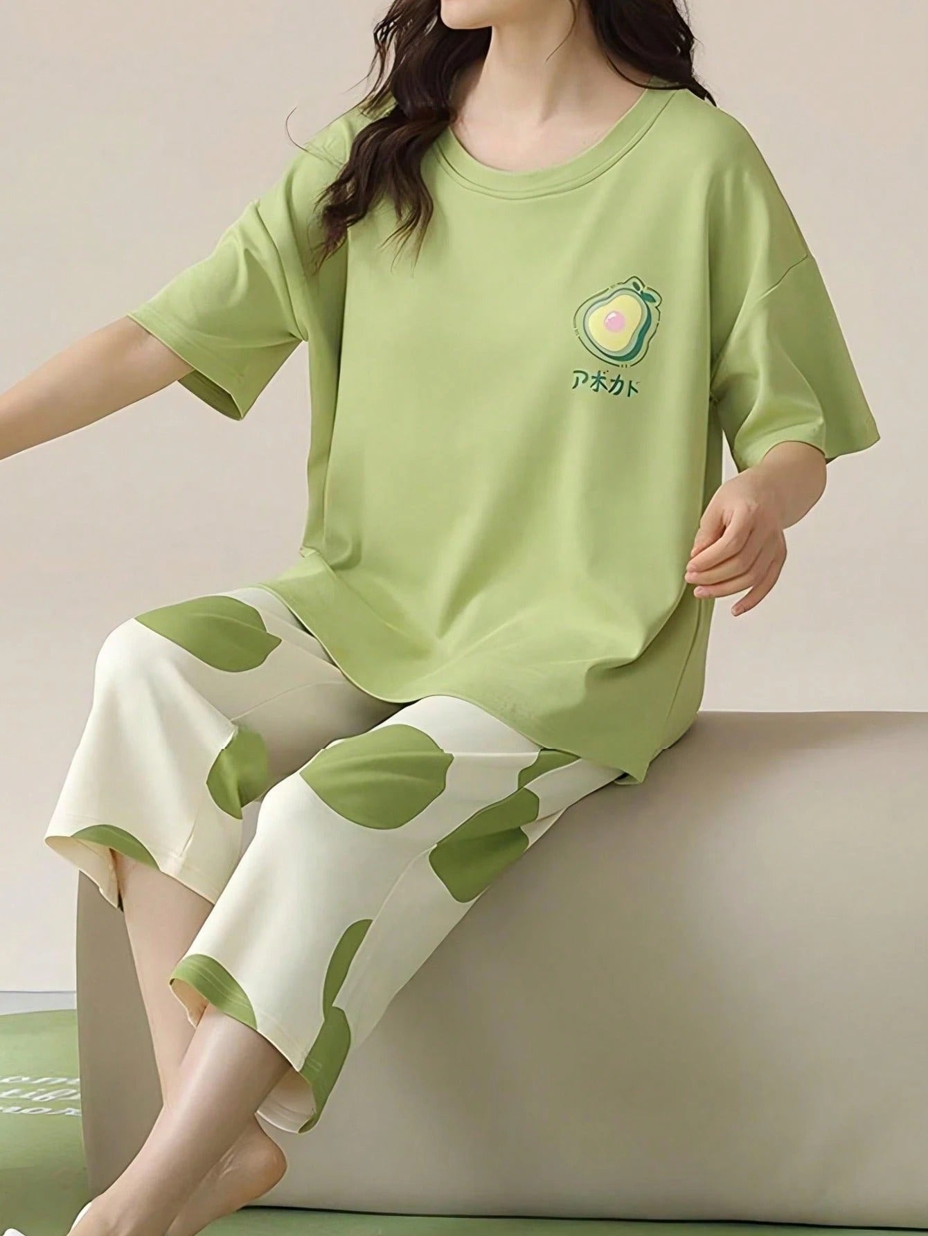 SHEIN AICJ طقم بيجامة نسائي بطبعة قطة وحروف