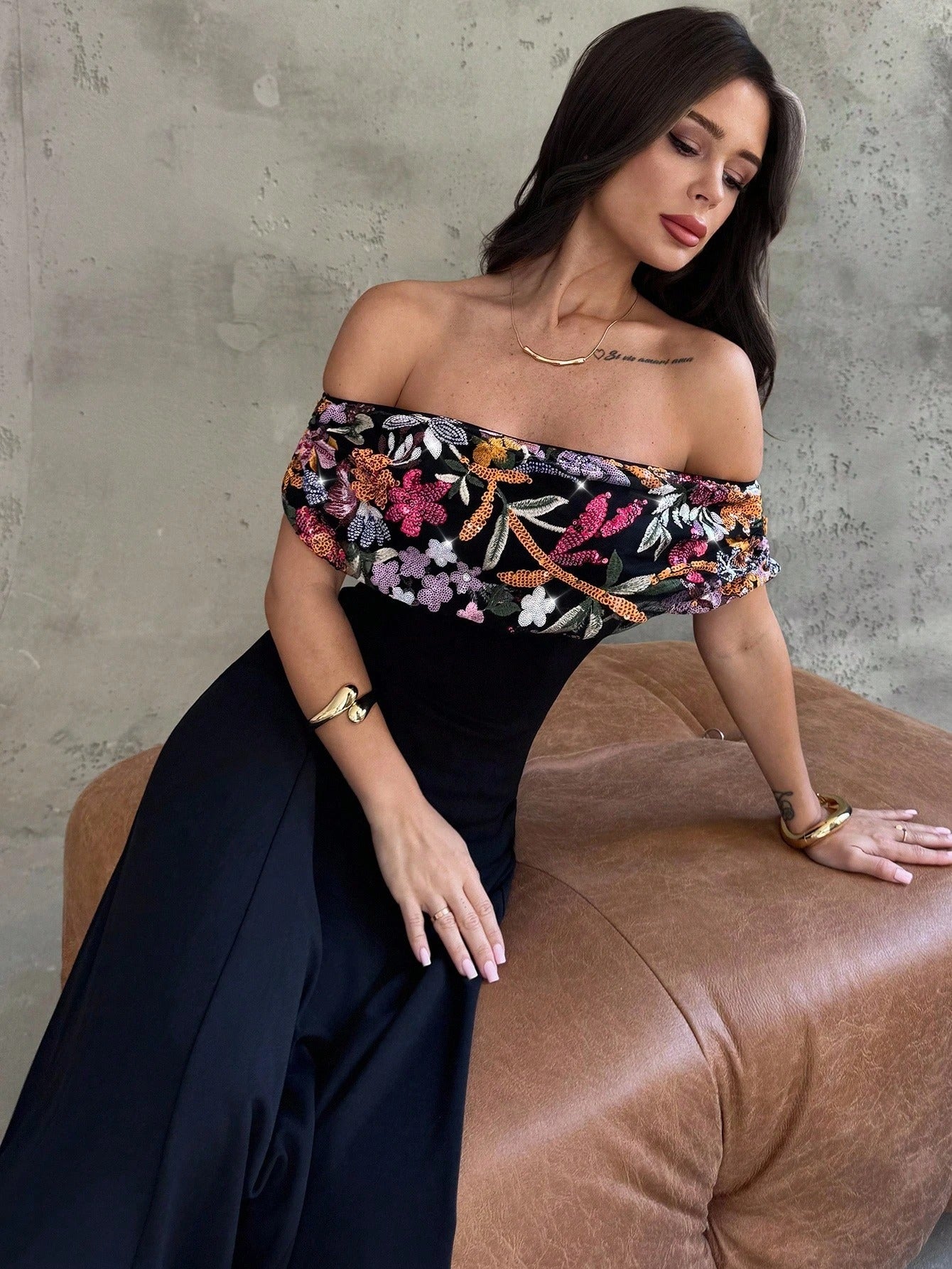 SHEIN Aloruh فستان أسود فاخر بأكتاف مكشوفة مزين بالترتر والزهور
