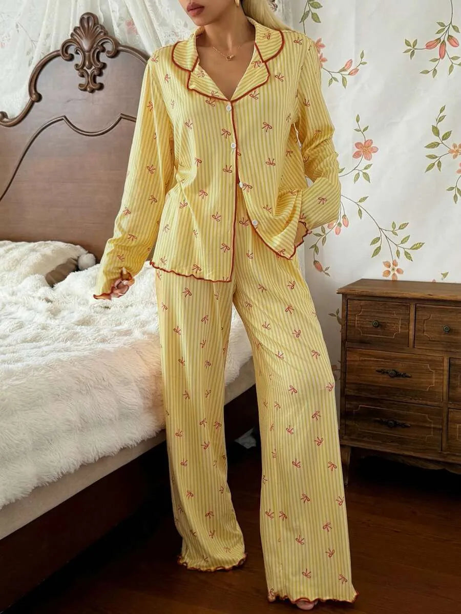 SHEIN CottageSlumber طقم بيجامة قطعتين مخطط بفيونكة وأكمام طويلة بلون أصفر